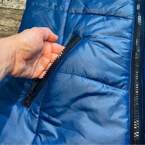 Avec Les Filles Vest Women’s Large Navy Metallic Blue Puffer Quilted Cabinco NWT - Picture 7 of 13